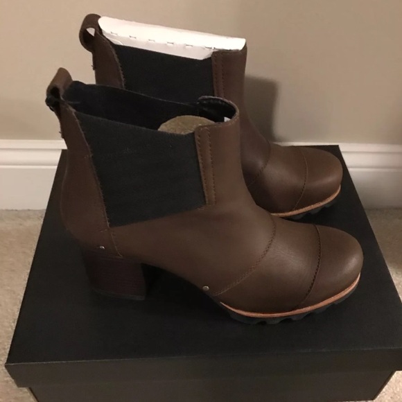 Sorel Addington Leather Chelsea Boot - Picture 4 of 8